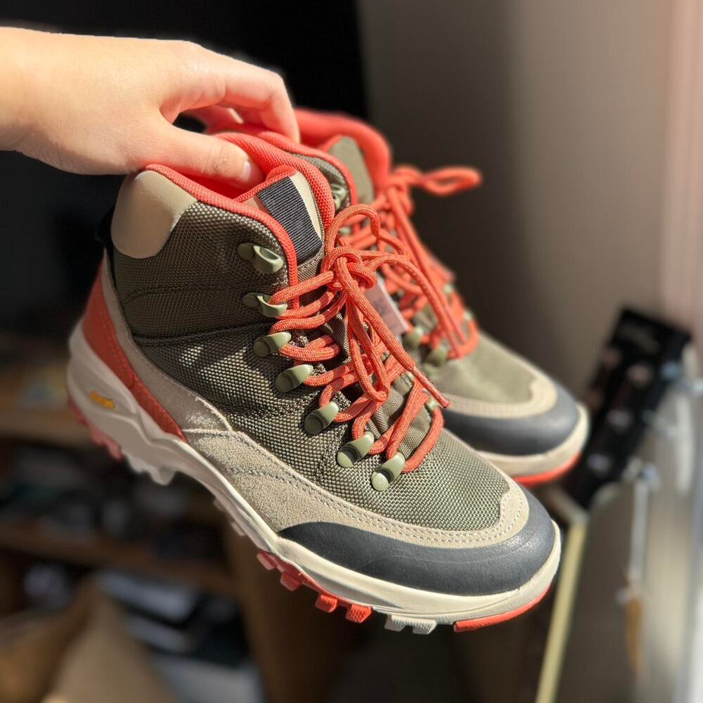 ZARA HIKING BOOTS VIBRAM - Size 6.5 or 37